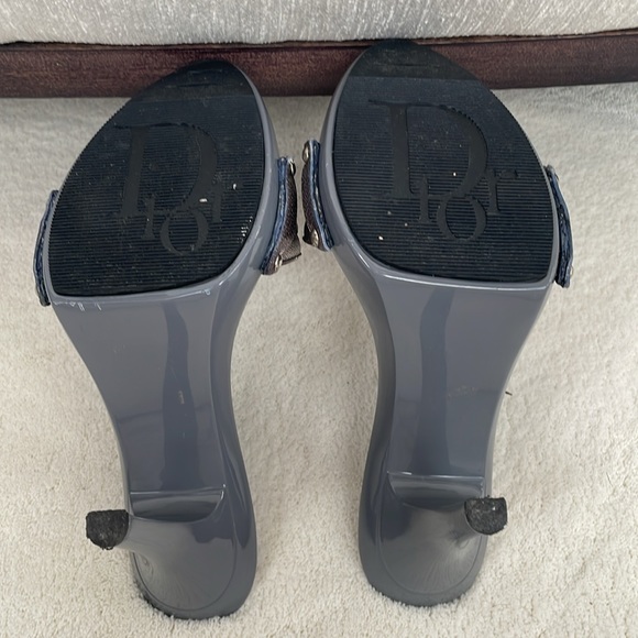 CHRISIAN DIOR HEELS, 6 1/2 - Picture 4 of 10
